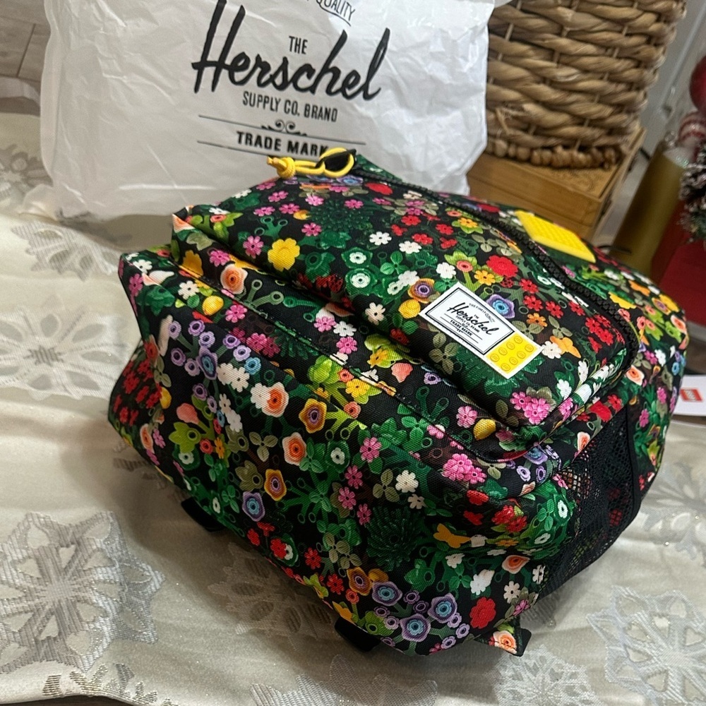 New Herschel Heritage x LEGO Children’s Floral Lego Backpack Limited Edition 15L - Picture 16 of 16